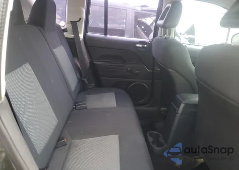 2009 Jeep Compass Sport from USA, damaged, VIN 1J4FT47B69D189138